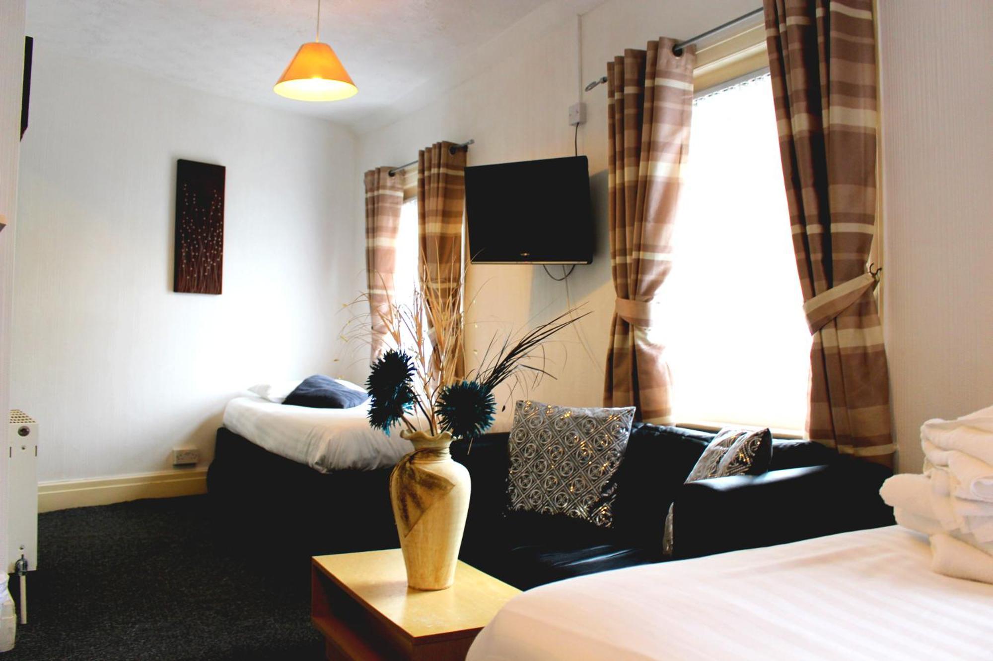 Henson Hotel Pleasure Beach Blackpool Exterior photo
